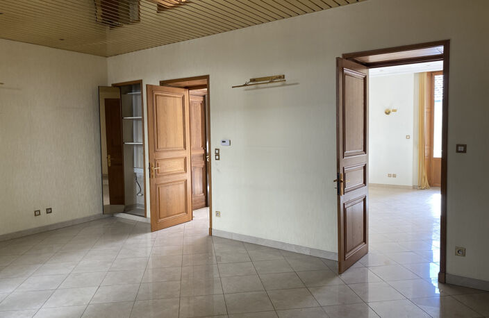 Local commercial — photo 5