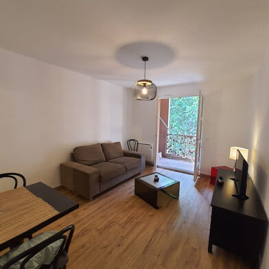 Appartement 1 pièces 704 €