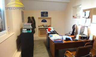 Immeuble  1032 m² à louer à Mandres-les-Roses (94520)