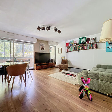 Appartement 4 pièces 275000 €