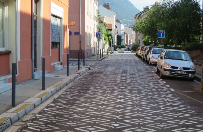 STUDIO + Kitchenette RUE DU DRAC - GRENOBLE — photo 5