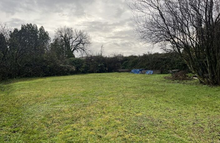Terrain constructible de 500 m² à CHATEAUBERNARD (16) — photo 2