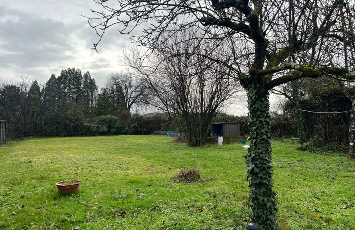 Terrain constructible de 500 m² à CHATEAUBERNARD (16) — photo 3