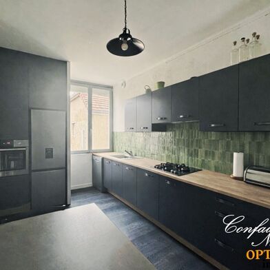 Appartement 6 pièces 240000 €