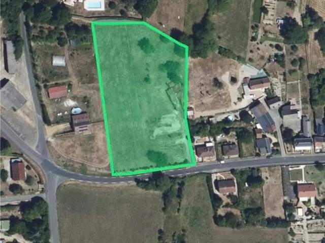 Terrain de plus de 7 200 m² avec près de 4 800 m² exploitables – Rare sur le secteur ! — photo du bien