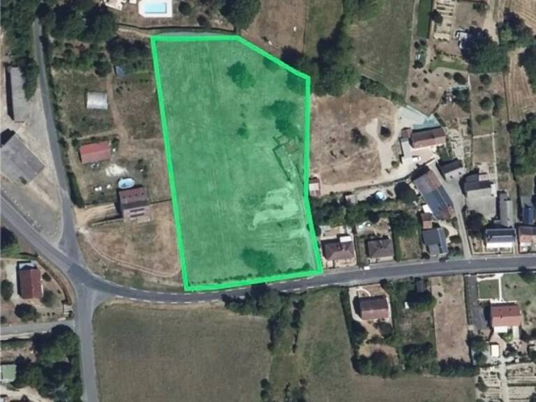Terrain de plus de 7 200 m² avec près de 4 800 m² exploitables – Rare sur le secteur ! — photo 1