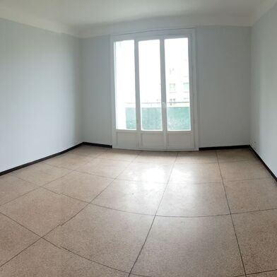 Appartement 2 pièces 584 €