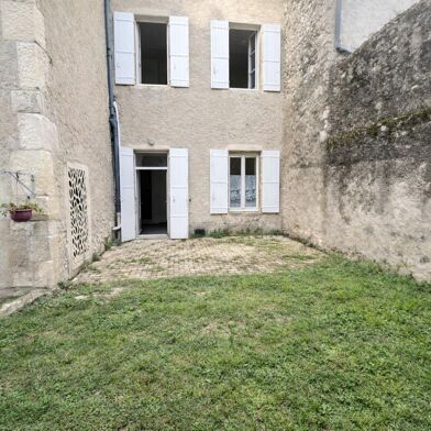 Appartement 3 pièces 610 €