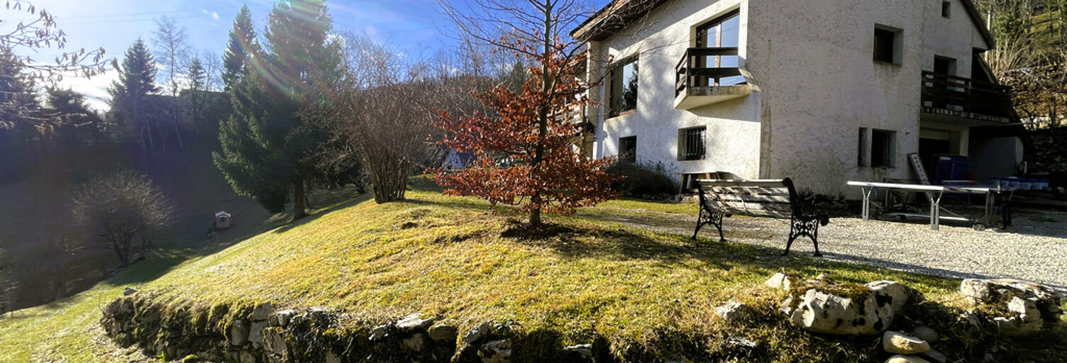 Maison 10 Pièces 229 m² à vendre à Plateau-des-Petites-Roches (38660)