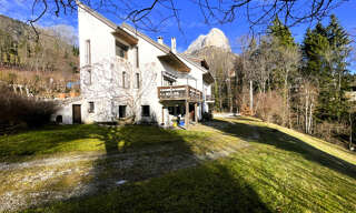 Maison 10 Pièces 229 m² à vendre à Plateau-des-Petites-Roches (38660)