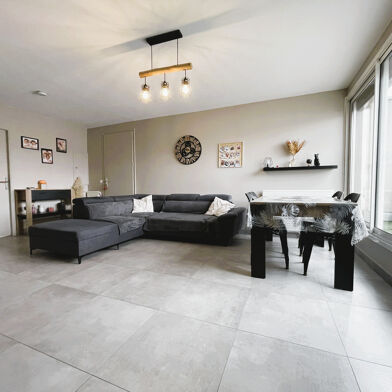 Appartement 4 pièces 220000 €