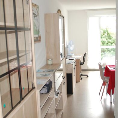 Appartement 1 pièces 700 €