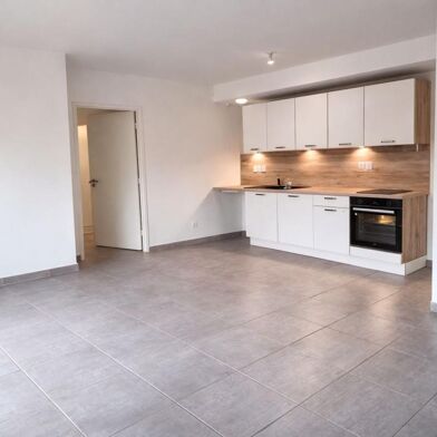 Appartement 3 pièces 900 €