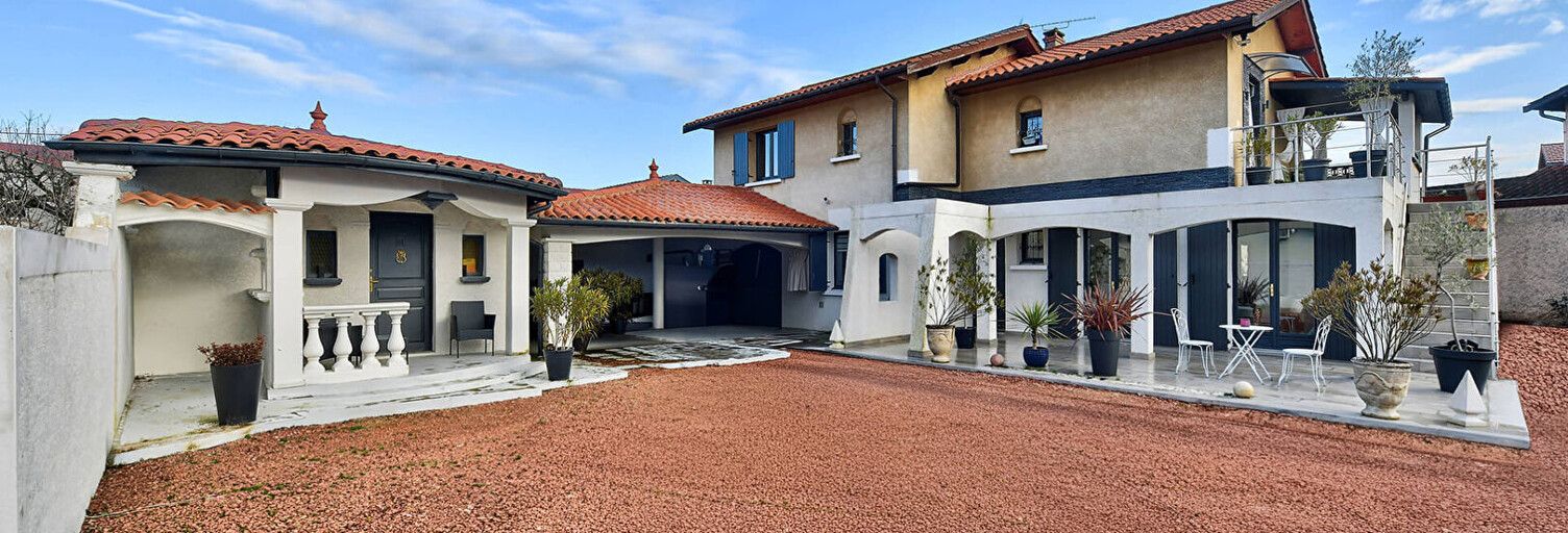 Maison 6 Pièces 205 m² à vendre à La Boisse (01120)