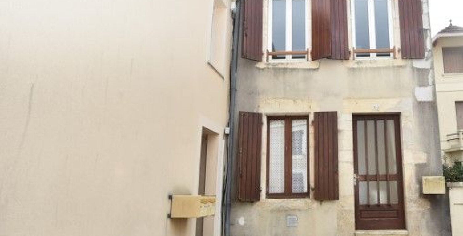 Maison à vendre 4 pièces en plein centre ville d'HAGETMAU- VENDUE LOUEE — photo 1