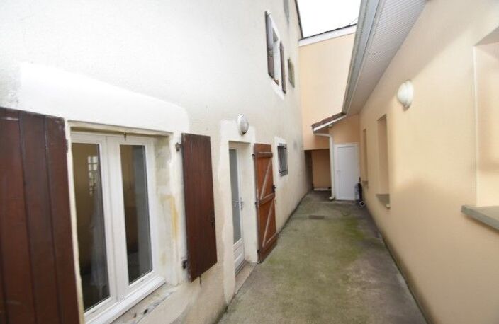 Maison à vendre 4 pièces en plein centre ville d'HAGETMAU- VENDUE LOUEE — photo 2