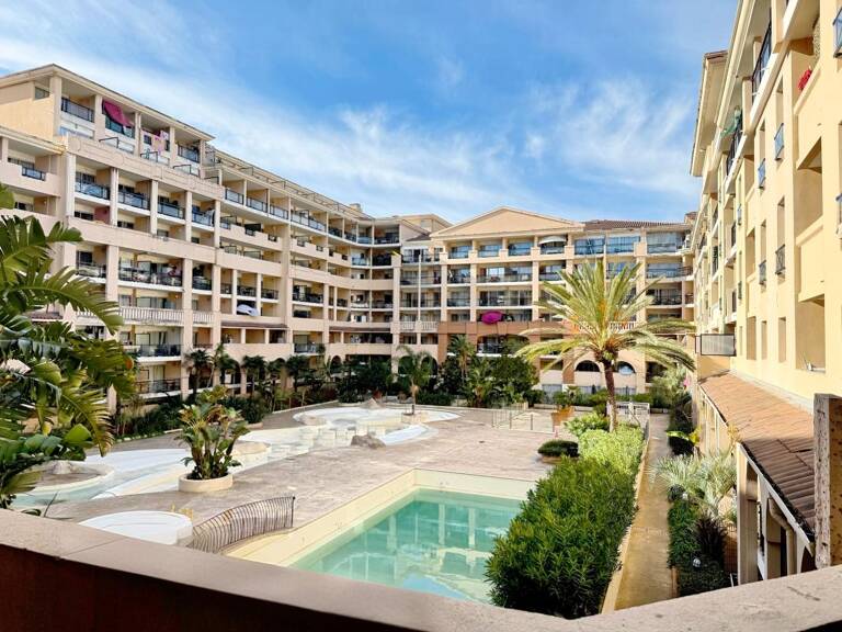 Rétour sur le marché! T3 36 m² avec terrasse sud 14 m², à 50 m de la plage – Cannes la Bocca, idéal investissement locatif — photo 1
