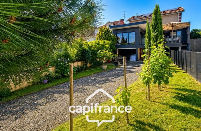 HABAS (40) Maison de caractère rénovée – DPE B, piscine chauffée, 6 chambres — photo 2