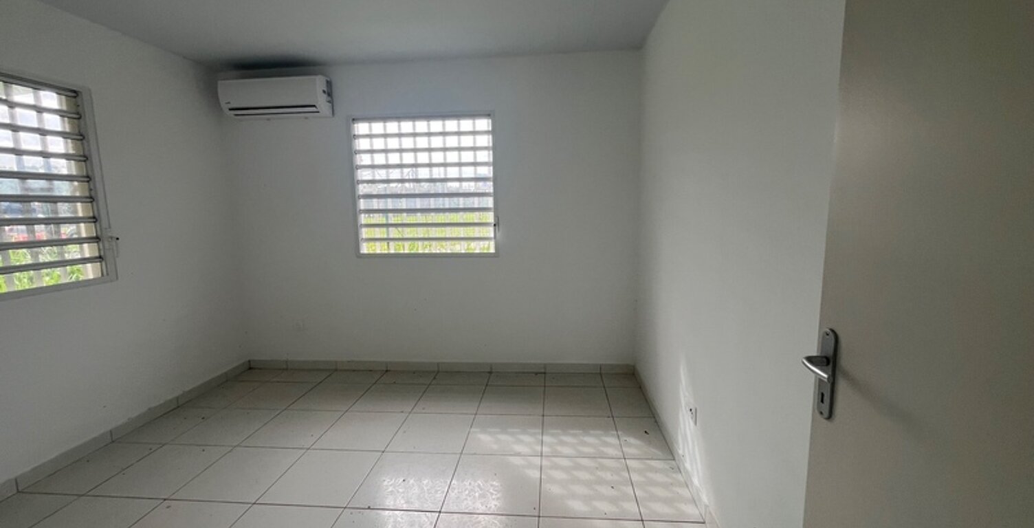 Appartement à louer 3 pièces SAINT LAURENT DU MARONI (973) — photo 1