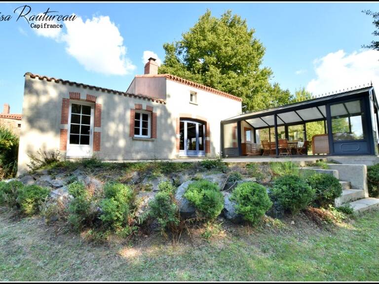 Maison à vendre 5 pièces CHAVAGNES EN PAILLERS (85) — photo 1