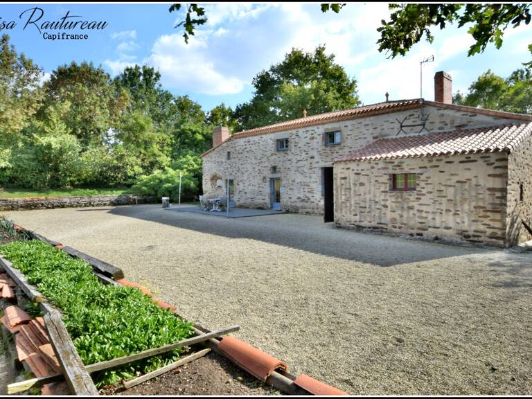 Maison à vendre 5 pièces CHAVAGNES EN PAILLERS (85) — photo 1