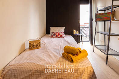 Appartement 9 pièces 460 €