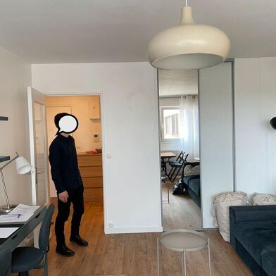 Appartement 1 pièces 830 €