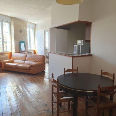 Appartement 3 pièces 900 €