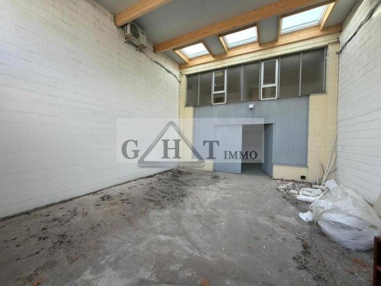 ENTREPOT 170M2 A LOUER BONDOUFLE — photo 1