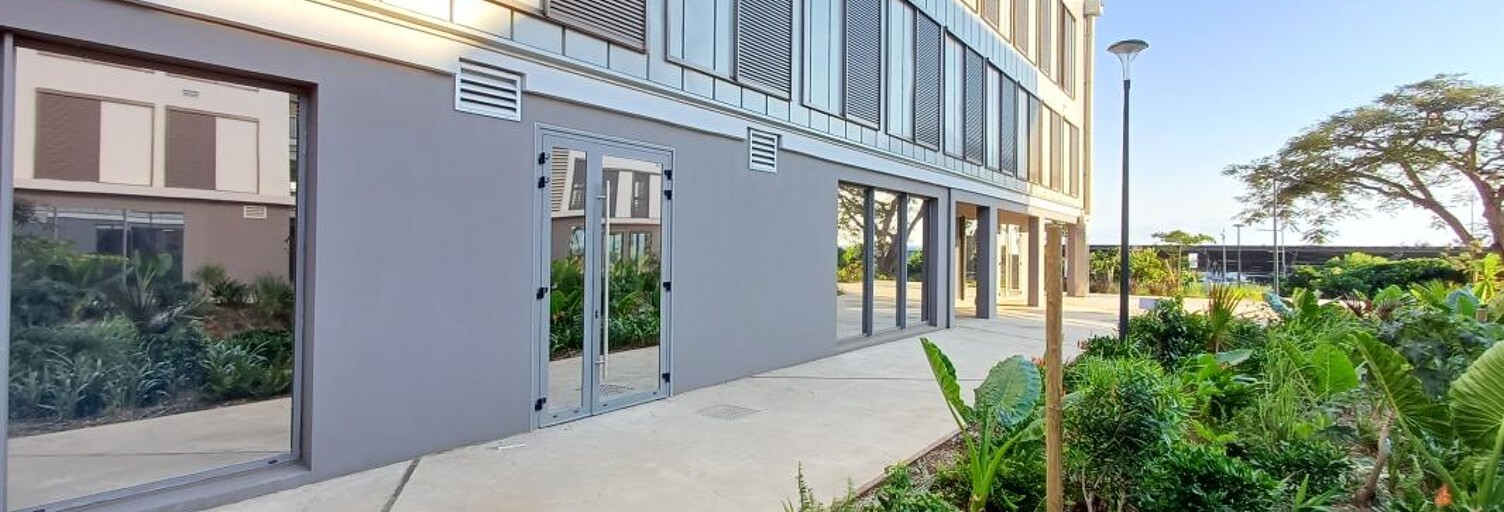 Commerce  280 m² à louer à Sainte-Marie (97438)