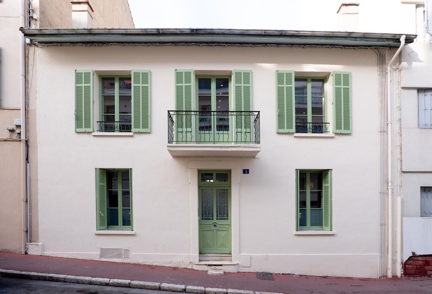 Immeuble - 6 appartements - Cannes — photo 1
