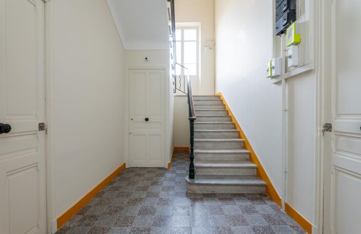 Immeuble - 6 appartements - Cannes — photo 2