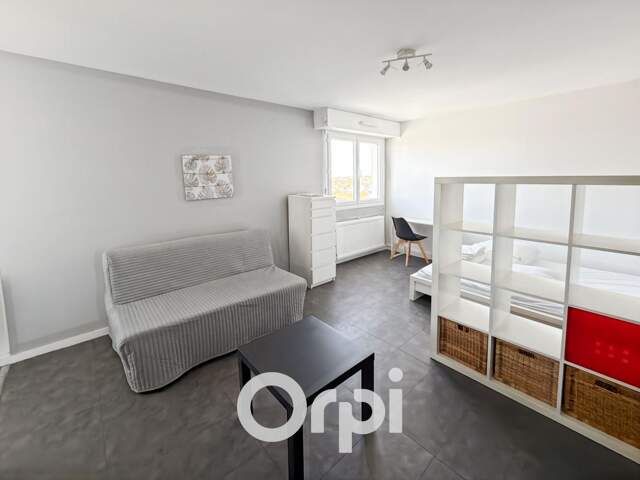 Appartement À Vendre — photo du bien