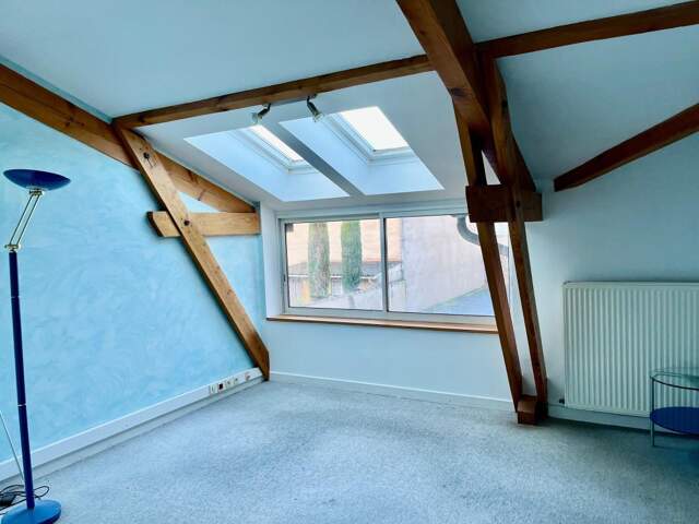 Appartement À Vendre — photo du bien