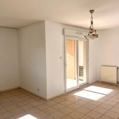 Appartement 2 pièces 830 €