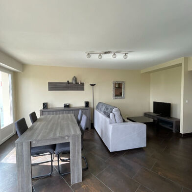 Appartement 3 pièces 910 €