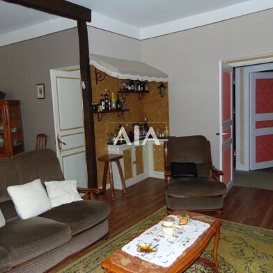 Immeuble  128400 €