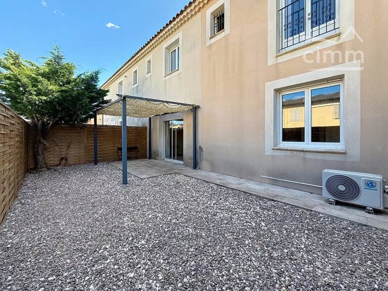 Appartement en rdc avec garage et cour. — photo 1