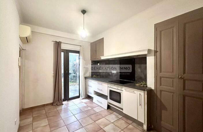 Maison de village avec cour ensoleillée ! — photo 3