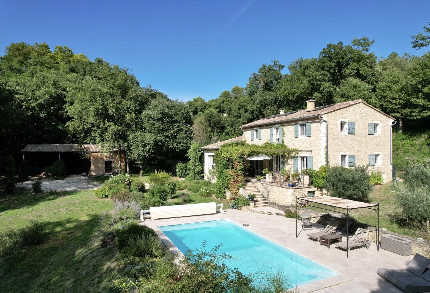 Elégante propriété de 280m² dans un village renommé — photo 1