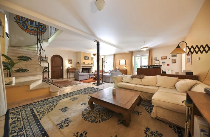 Elégante propriété de 280m² dans un village renommé — photo 3