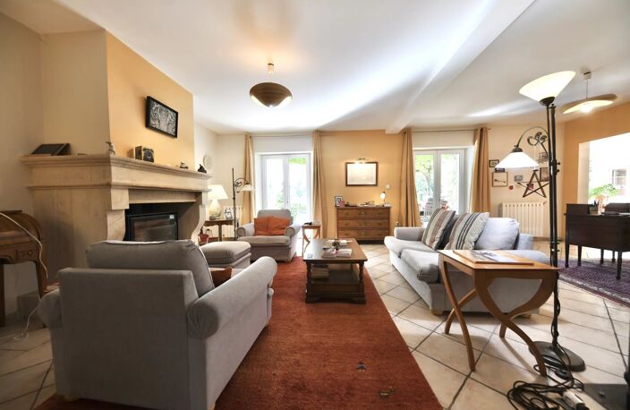 Elégante propriété de 280m² dans un village renommé — photo 5