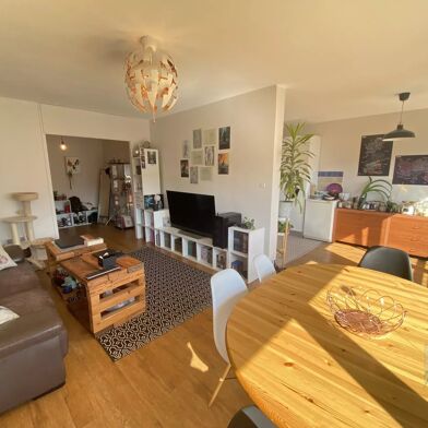 Appartement 3 pièces 915 €