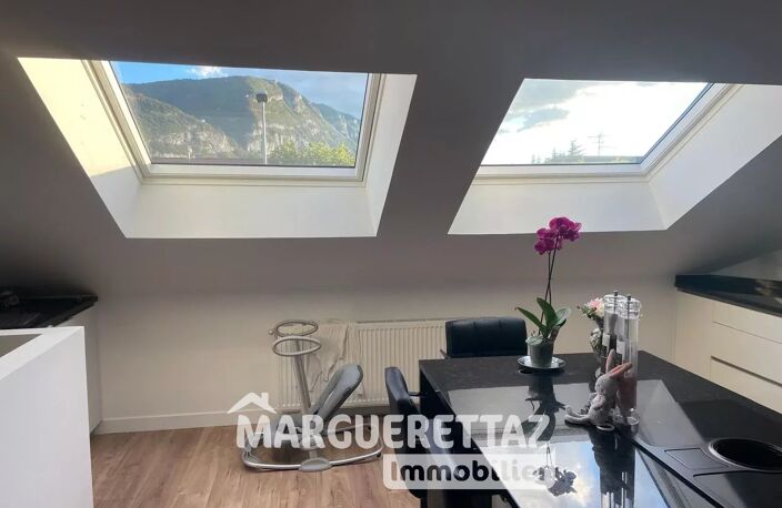 MAISON 9 PIECES 255 m² – 6 SUITES + T3 INDEPENDANT — photo 3