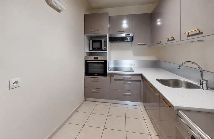T2 avec jardin privatif de 94 m², box et parking – Rare — photo 4