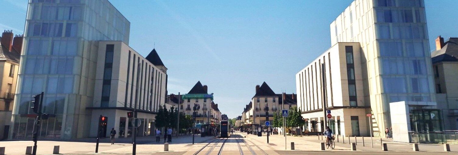 Bureau 5 Pièces 100 m² à louer à Tours (37000)