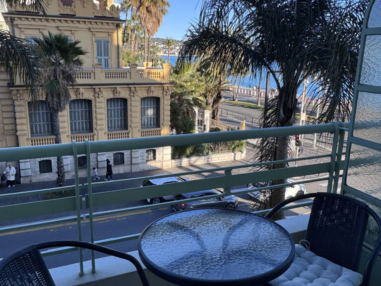 À LOUER (bail meublé) -- Appartement T2 de 52 m2, Vue mer, Pr — photo 1