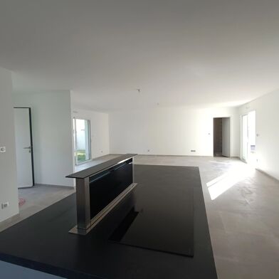 Maison 5 pièces 275600 €