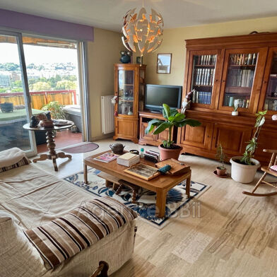 Appartement 4 pièces 217600 €