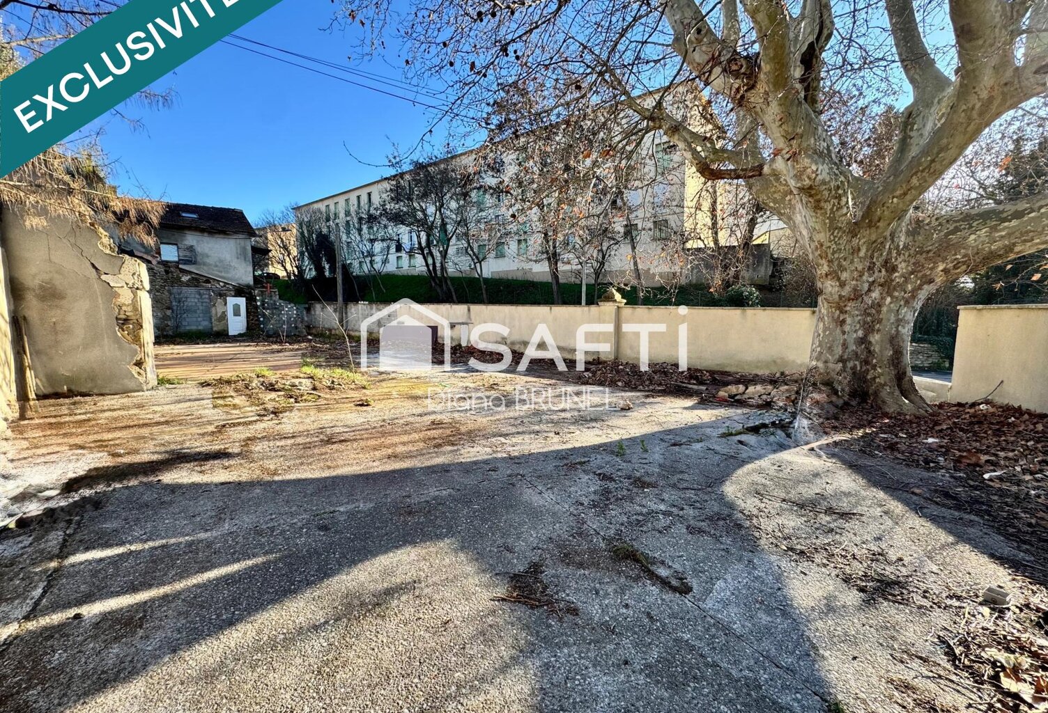 Terrain constructible viabilisé de 390m² — photo 1
